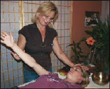 Muskeltest als Bio-Feedback bei Kinesiologie